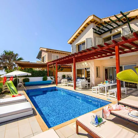 Artisan Seafront 6 Villa